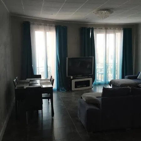 Frontiere Megasque Apartamento *